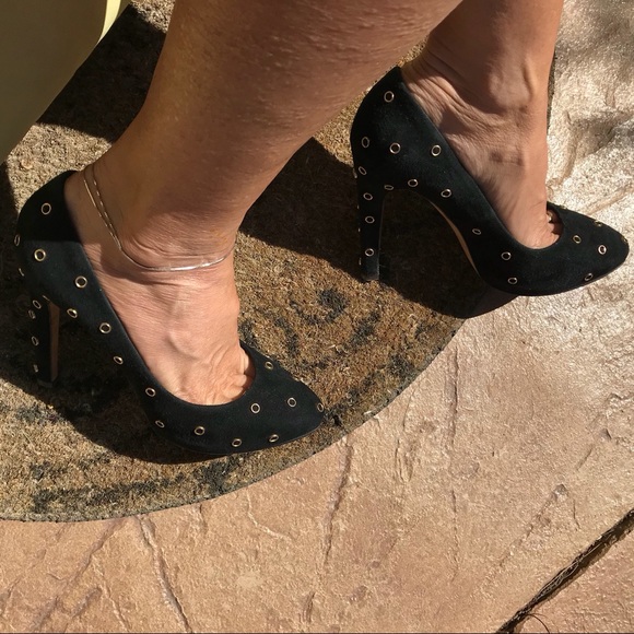 Giuseppe Zanotti Black Suede Grommet Pump - Picture 5 of 8